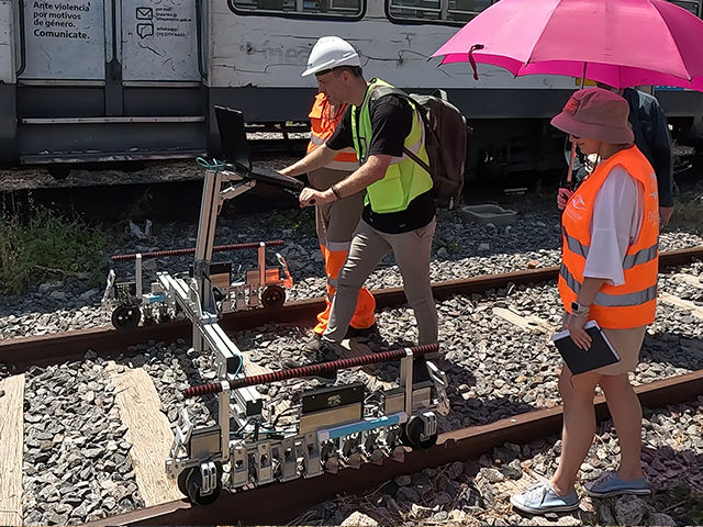 Schulung zur Bedienung des Schienenfehlerdetektors ETS2-73 in Argentinien